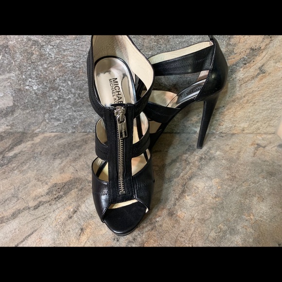 Michael Kors Sandals - Picture 4 of 4